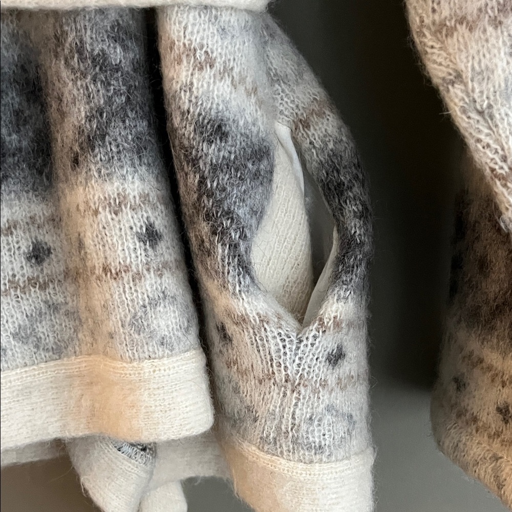 SAMBAND OF ICELAND Hooded Wool Cardigan - Gray and Cream Pattern - Picture 13 of 15